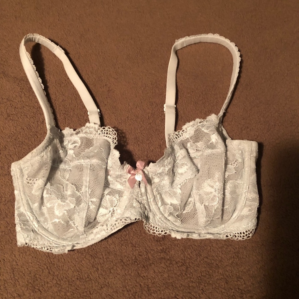 34D VS bra
